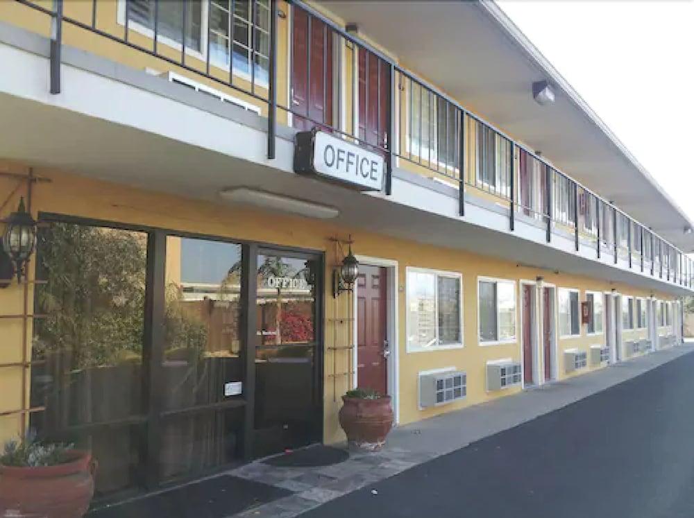 Travelodge Lompoc Buitenkant foto